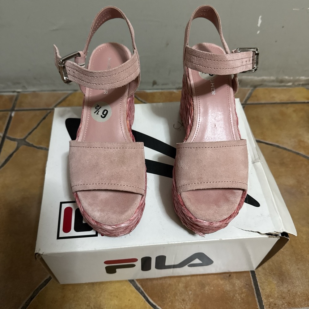 Marc fisher leather platform sandals.